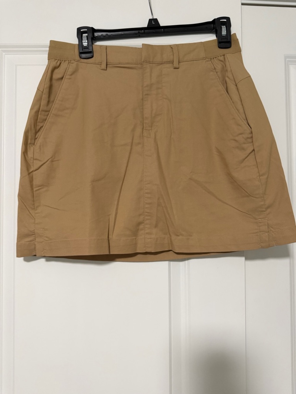 Walter Hagen 16” khaki skort